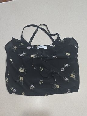 Holister Crop Top. Floral, Ruffles, Sheer. Womens Small. Black.